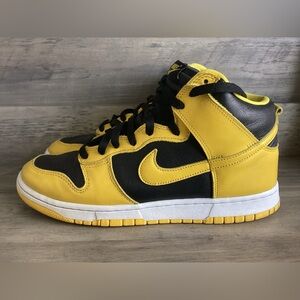 Nike Dunk High SP Iowa Mens Size 11 Black Yellow Sneakers Retro